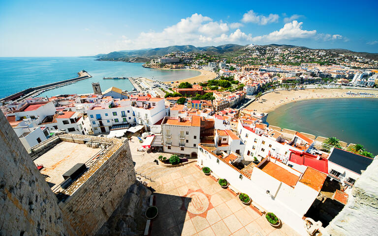 Blick über die Stadt Peñíscola © Alexander Tihonov / Shutterstock.com